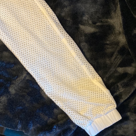 Lululemon White top - Picture 3 of 8